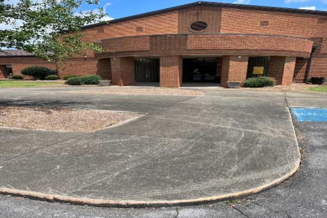 "commercial pressure washing near me"